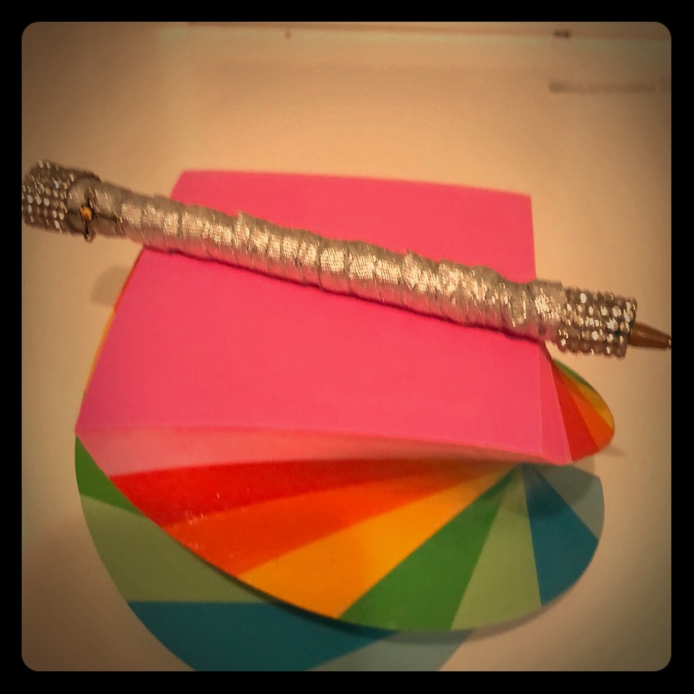 Glamour handcrafted bic pen! Cross accent
